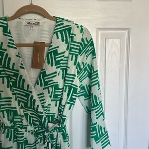 NWT- fun wrap dress!